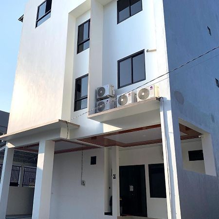 Kusuma Raya Guest House Srondolwetan Εξωτερικό φωτογραφία