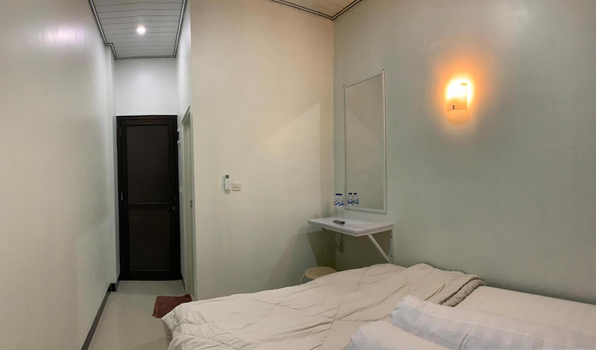 Kusuma Raya Guest House Srondolwetan Εξωτερικό φωτογραφία