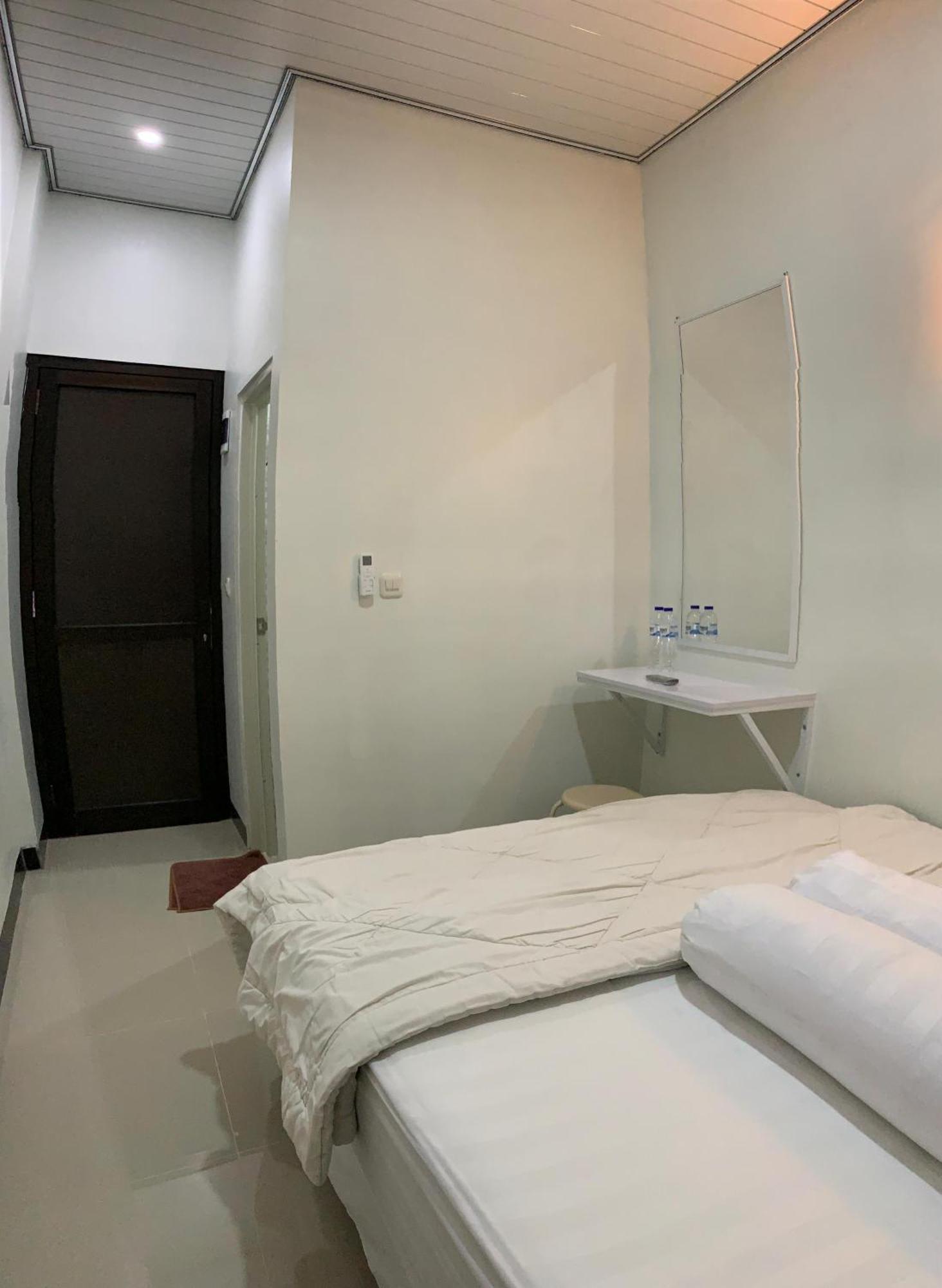 Kusuma Raya Guest House Srondolwetan Εξωτερικό φωτογραφία