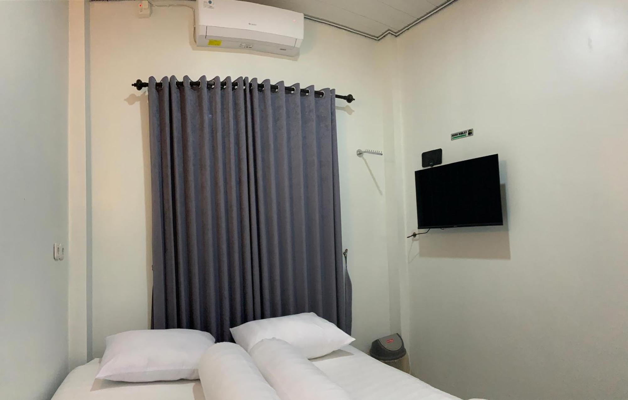Kusuma Raya Guest House Srondolwetan Εξωτερικό φωτογραφία