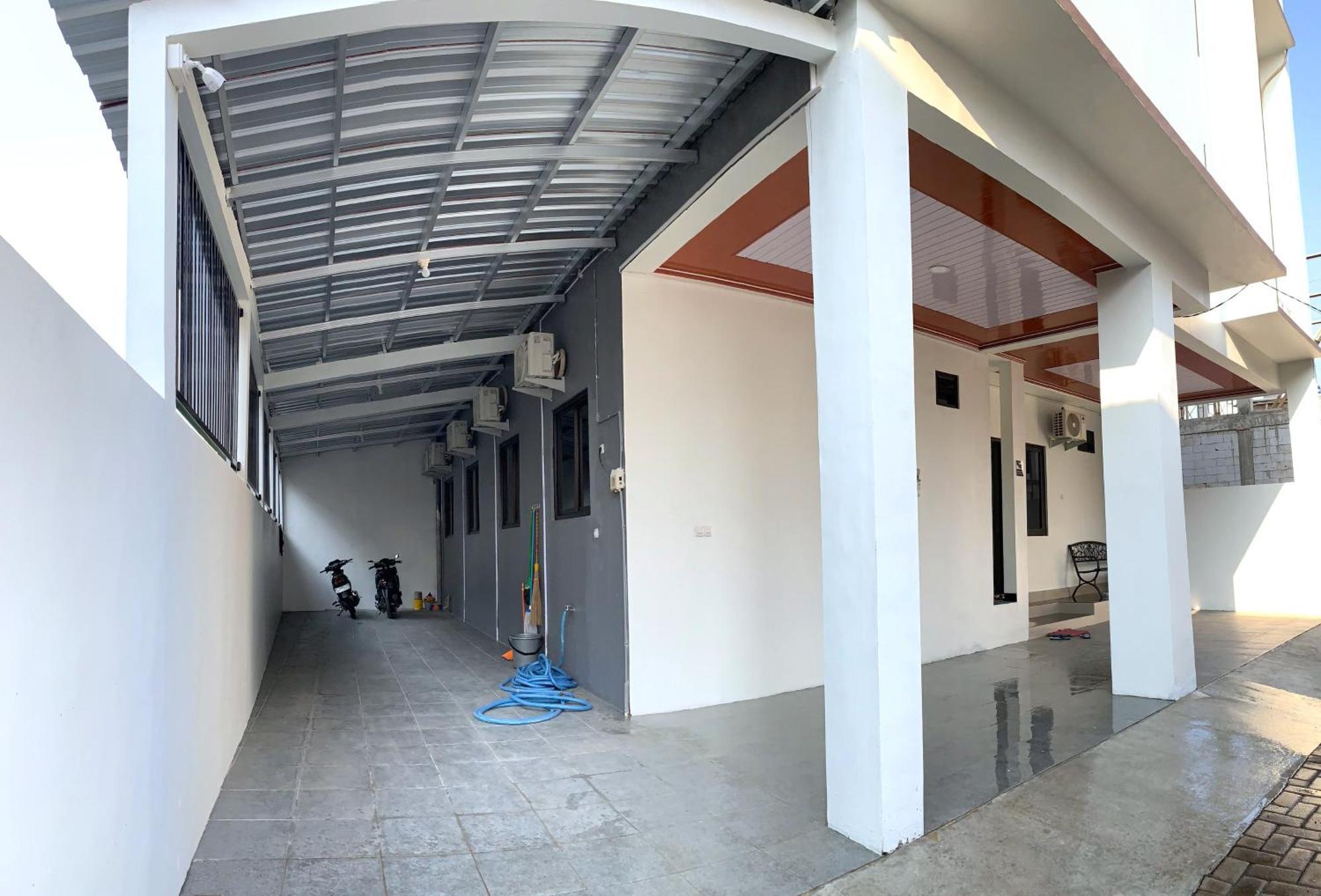 Kusuma Raya Guest House Srondolwetan Εξωτερικό φωτογραφία