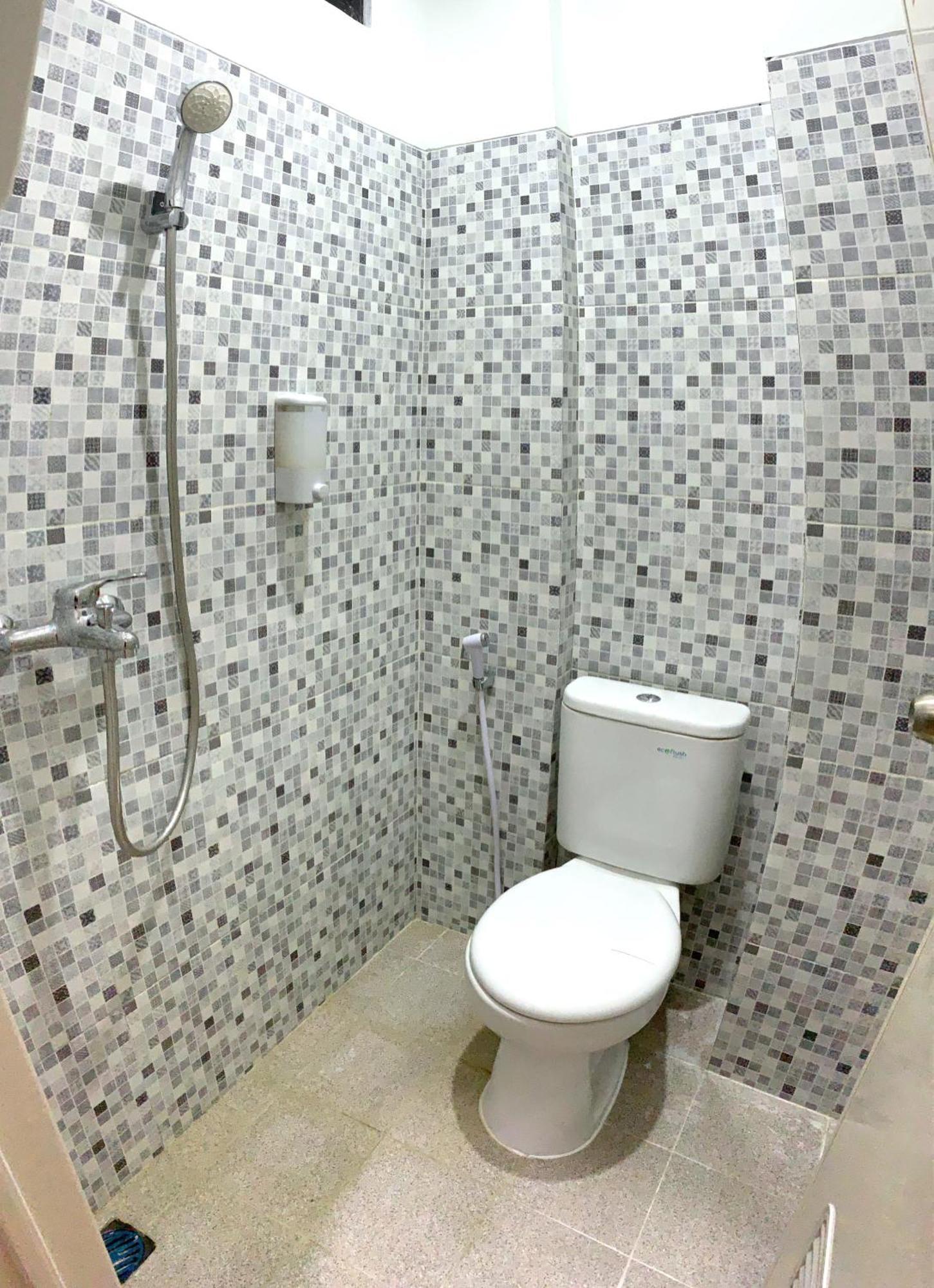 Kusuma Raya Guest House Srondolwetan Εξωτερικό φωτογραφία